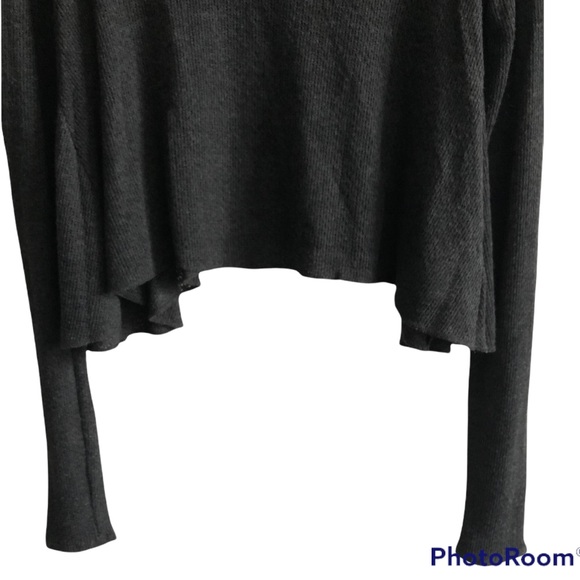 Abercrombie & Fitch charcoal grey soft knit asymmetrical knit cropped sweater XS - Picture 2 of 6